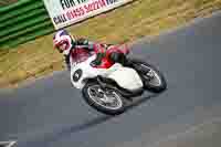 Vintage-motorcycle-club;eventdigitalimages;mallory-park;mallory-park-trackday-photographs;no-limits-trackdays;peter-wileman-photography;trackday-digital-images;trackday-photos;vmcc-festival-1000-bikes-photographs